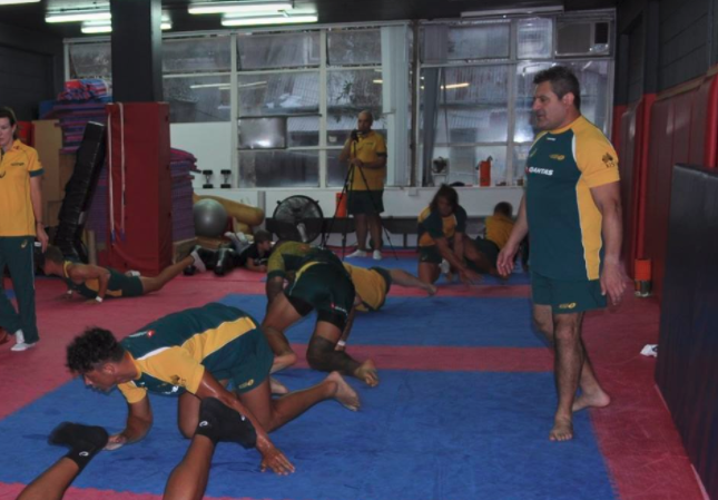 Larry Papadopoulos coaching the Australian Rugby 7s